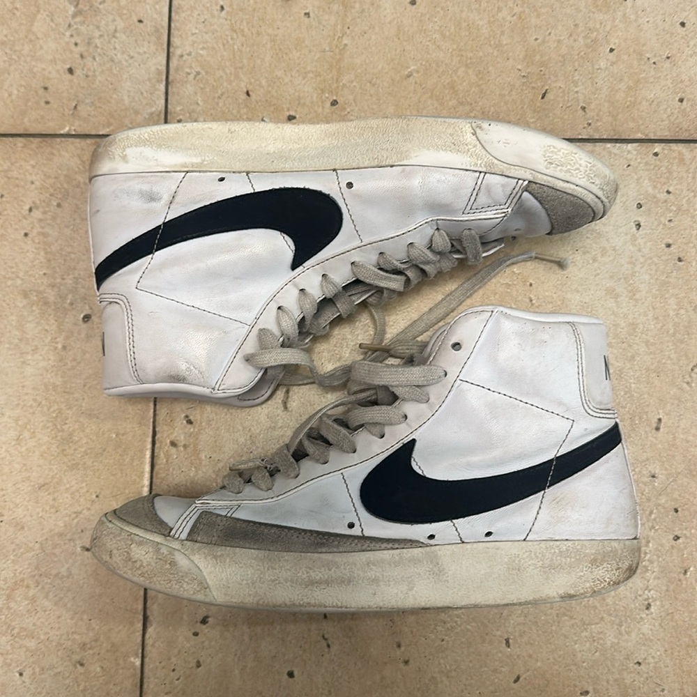 Nike Blazers Women's 8 gently used black and white
